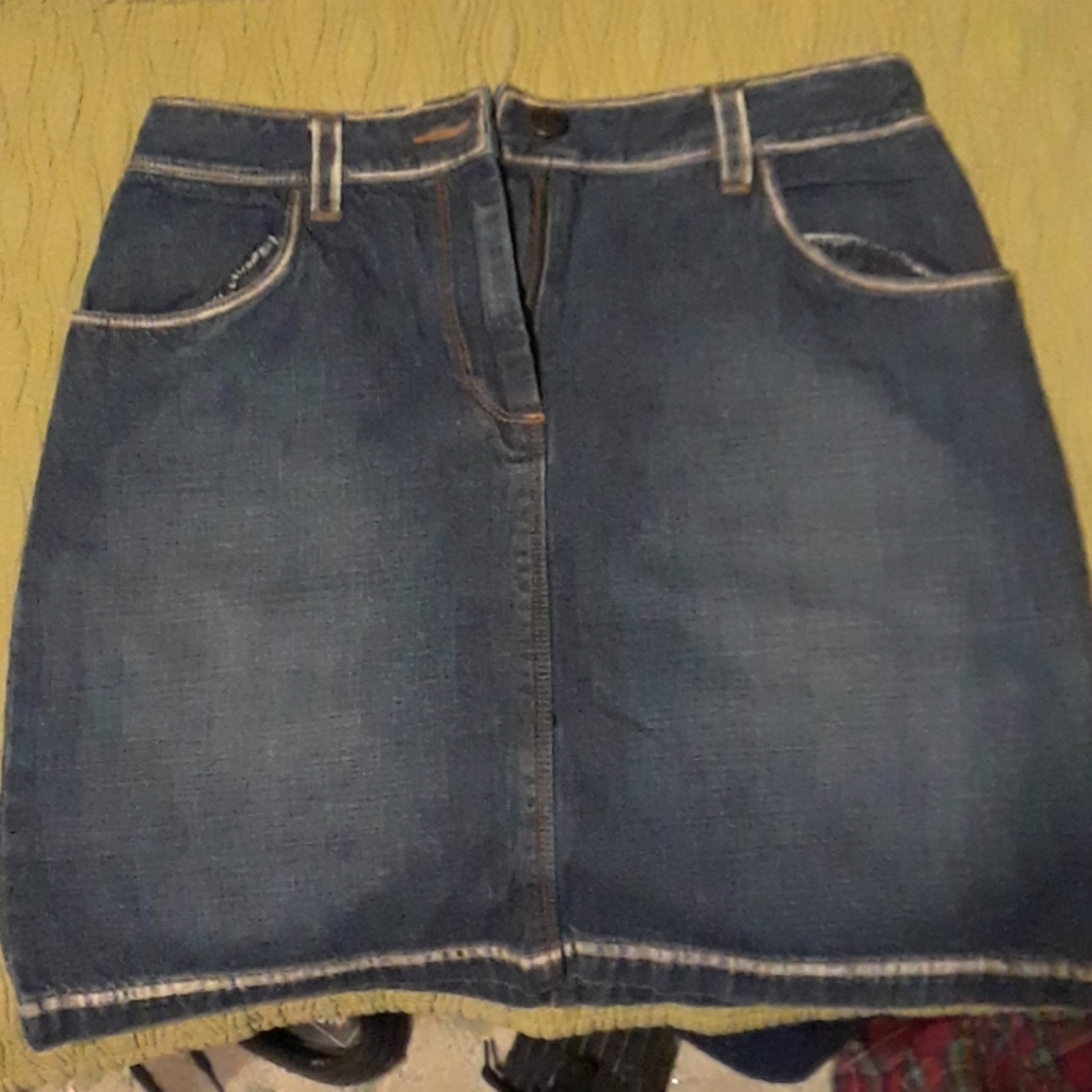 Armani Exchange mean skirt
